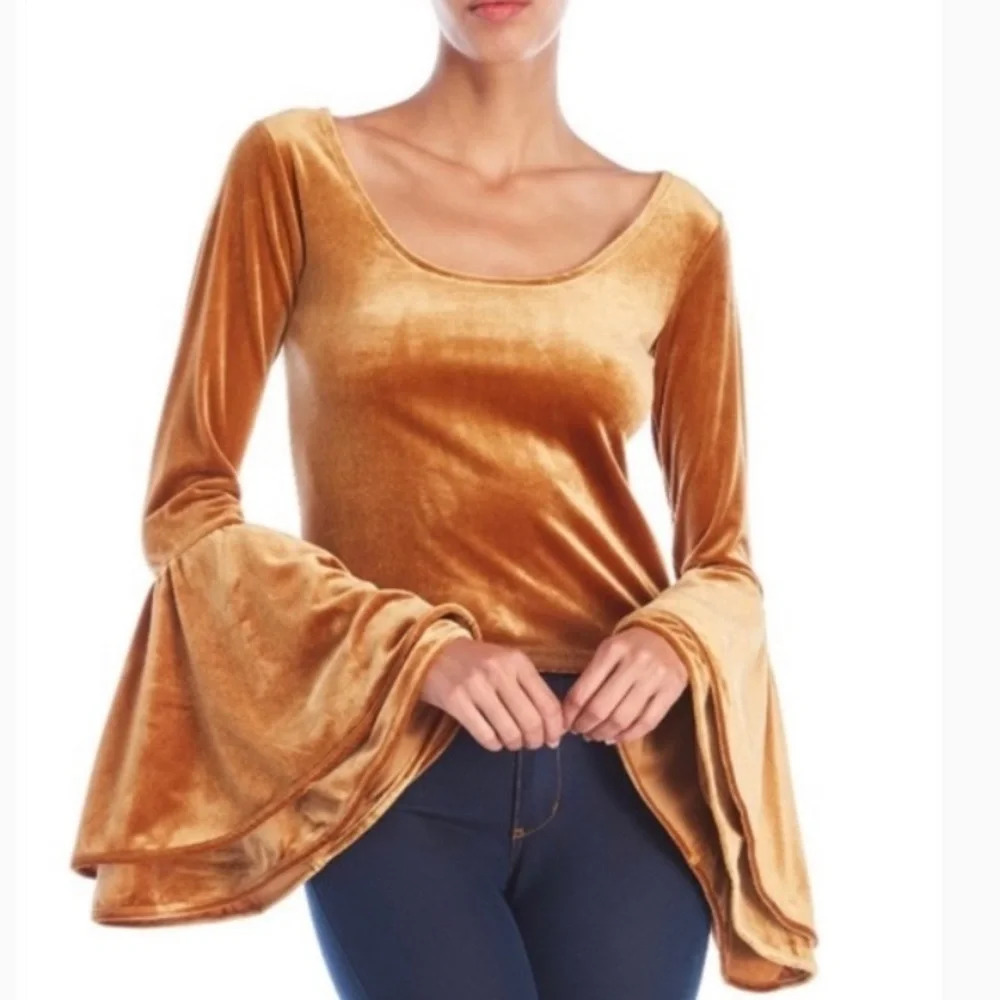 Torn by Ronny Kobo Sabrina Bell‎ Sleeve Velvet Top M